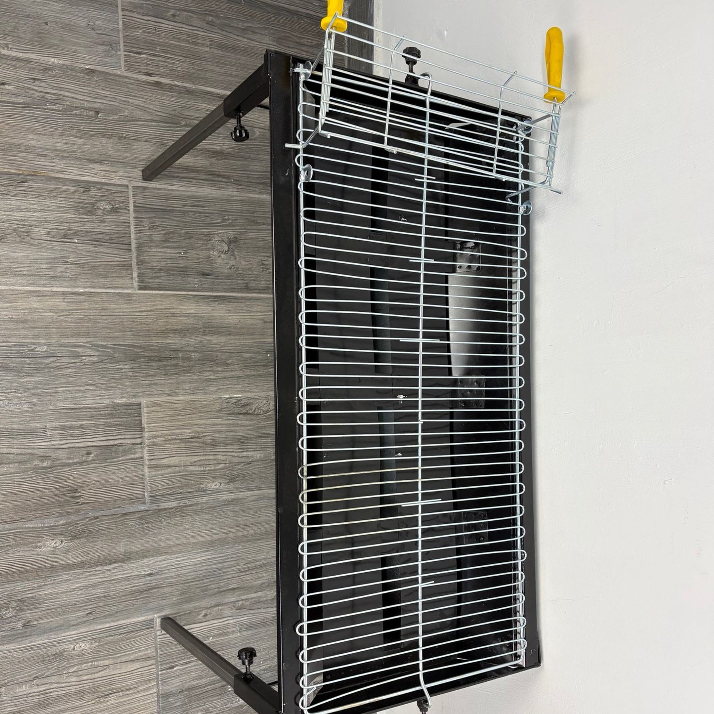 Asador de metal grande