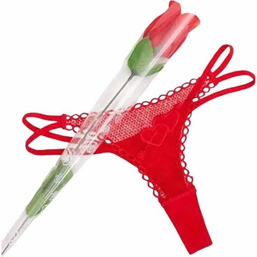 Rosa con tanga.