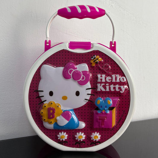 Lonchera Circular Kitty Relieve 3D