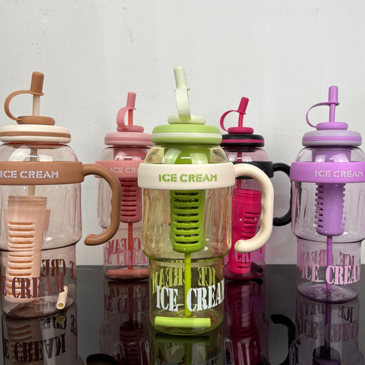 Bote de agua ice cream